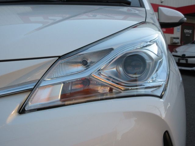 Toyota VITZ HYBRID 2018-11 193814-17