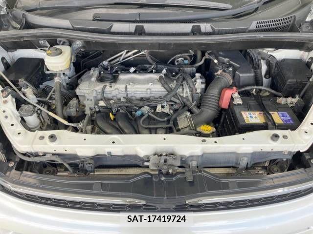 Toyota VOXY 2013-02 370437-19