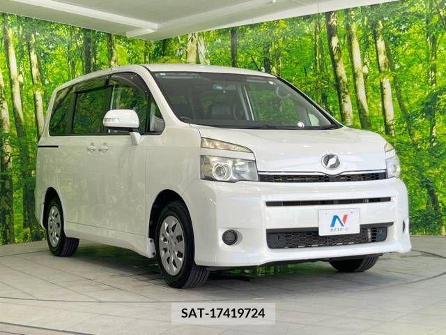 Toyota VOXY 2013-02 370437-17