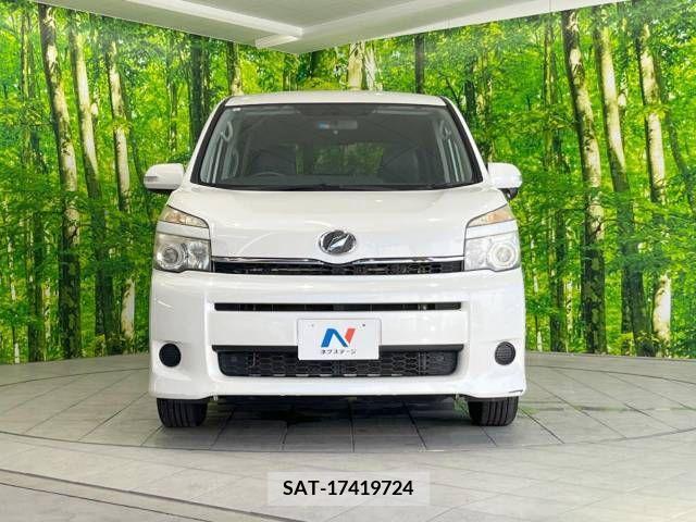 Toyota VOXY 2013-02 370437-15