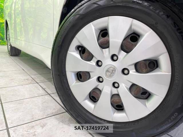 Toyota VOXY 2013-02 370437-14