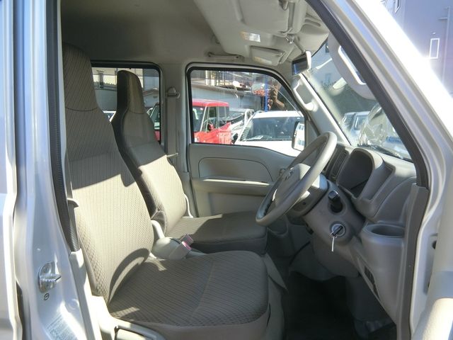 Nissan CLIPPER 2017-10 186192-3