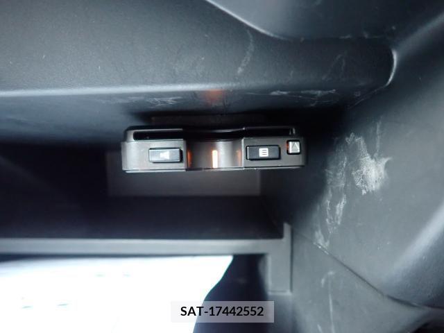 Nissan NOTE 2019-01 372077-14