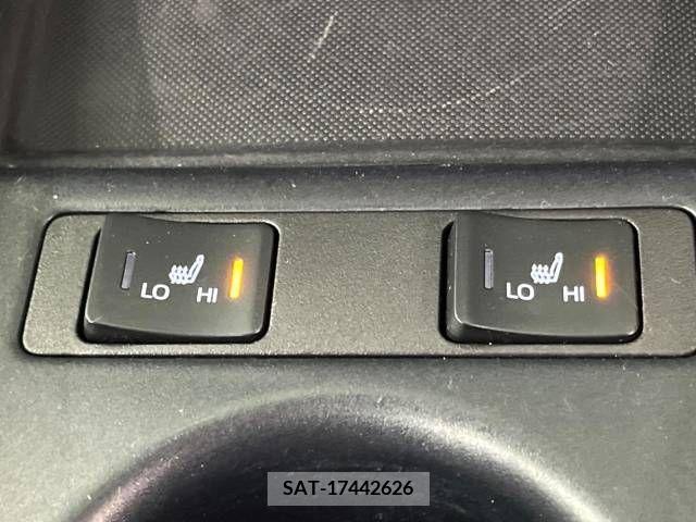 Toyota PRIUS 2021-01 332138-7