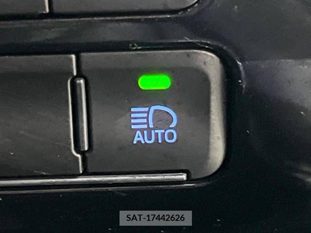 Toyota PRIUS 2021-01 332138-6