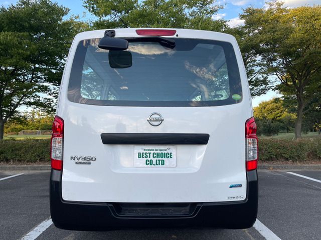 Nissan NV350 Caravan 2016-05 5165-6