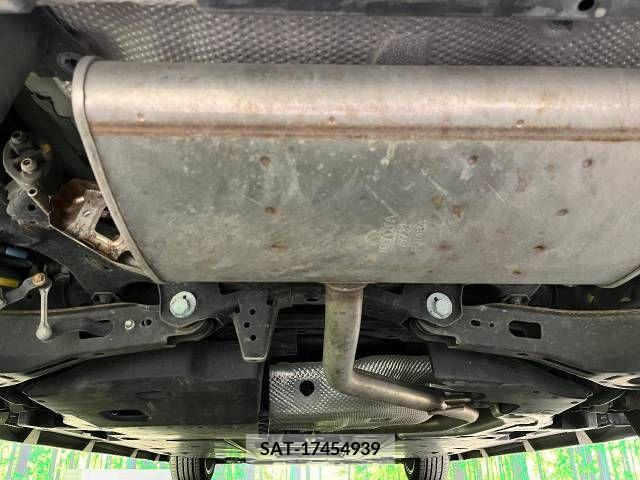 Toyota PRIUS 2016-03 221523-19