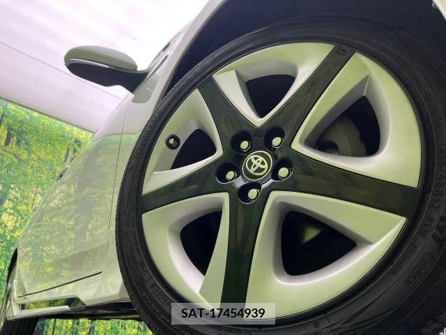 Toyota PRIUS 2016-03 221523-13