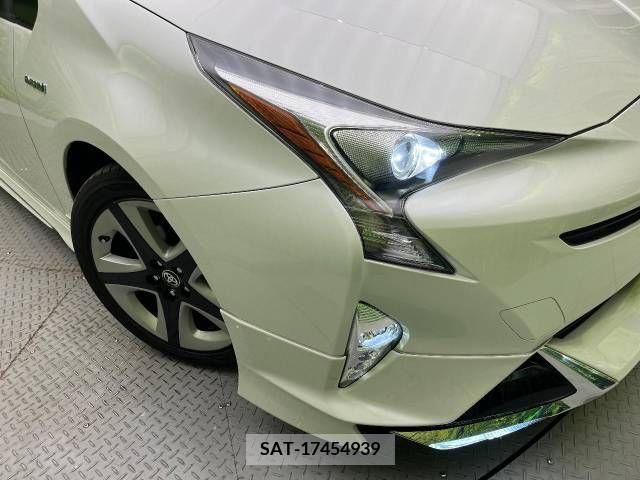 Toyota PRIUS 2016-03 221523-12
