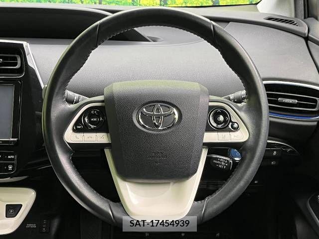 Toyota PRIUS 2016-03 221523-11