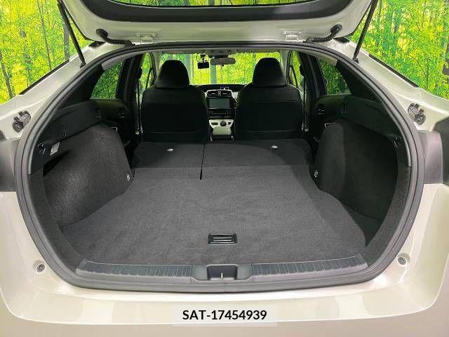 Toyota PRIUS 2016-03 221523-10