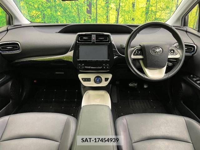 Toyota PRIUS 2016-03 221523-1