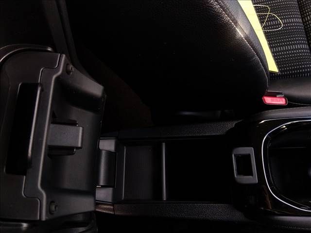 Honda VEZEL 2017-03 13438-18
