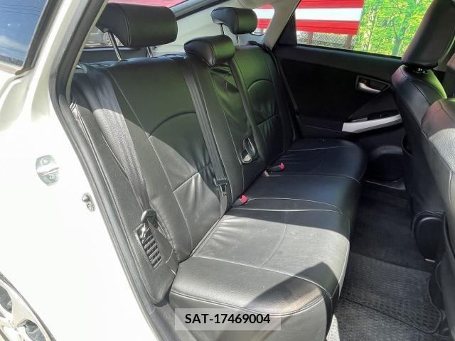 Toyota PRIUS 2015-07 322054-14