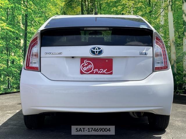 Toyota PRIUS 2015-07 322054-11