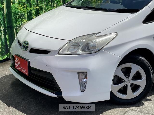 Toyota PRIUS 2015-07 322054-1
