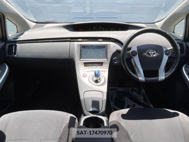 Toyota PRIUS 2014-09 387309-1