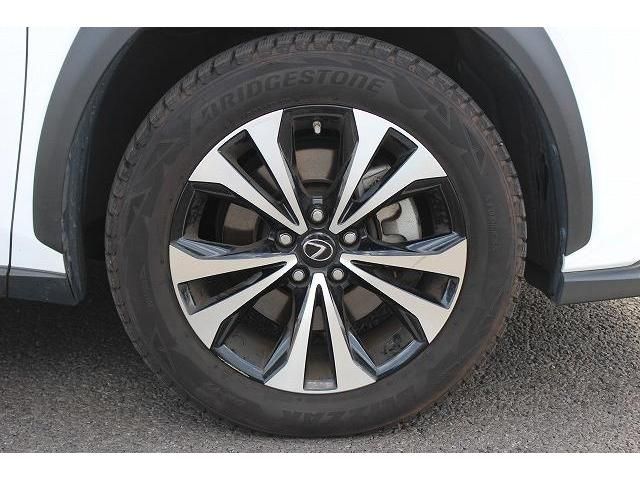 Lexus NX 2018-02 14524-9