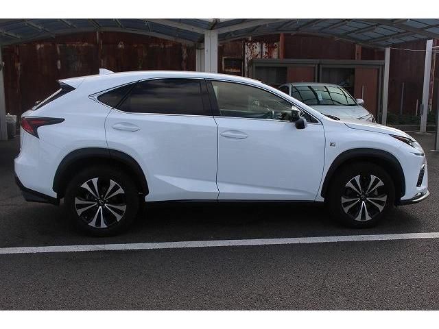 Lexus NX 2018-02 14524-8