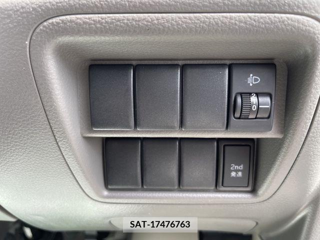 Suzuki EVERY 2017-03 325435-9