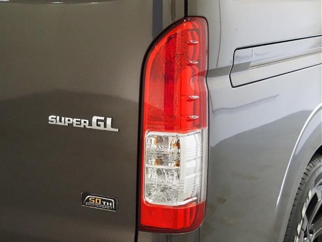 Toyota HIACE VAN 2019-01 19684-18