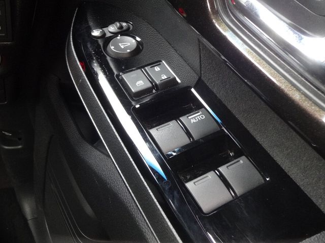 Honda N BOX CUSTOM 2018-10 4049-23