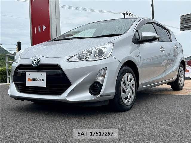 Toyota AQUA 2017-03 260477-9
