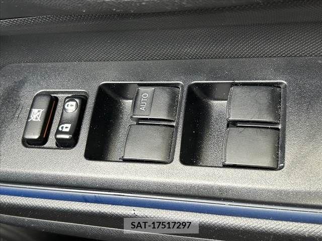 Toyota AQUA 2017-03 260477-28