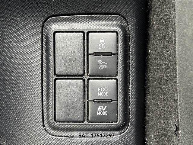 Toyota AQUA 2017-03 260477-6