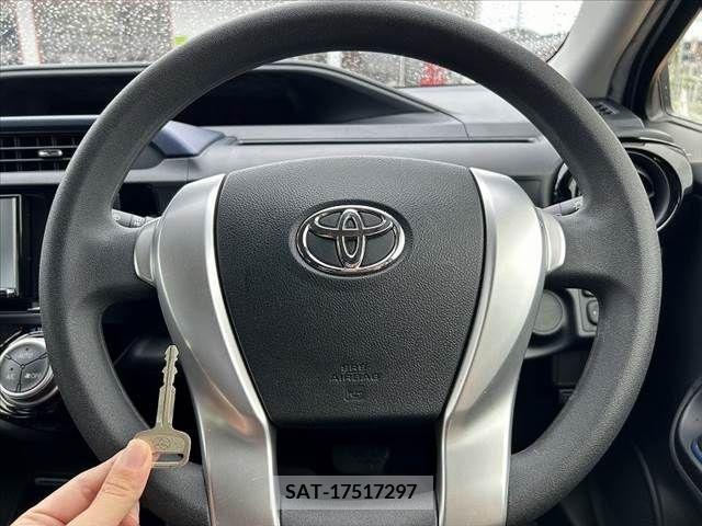 Toyota AQUA 2017-03 260477-4