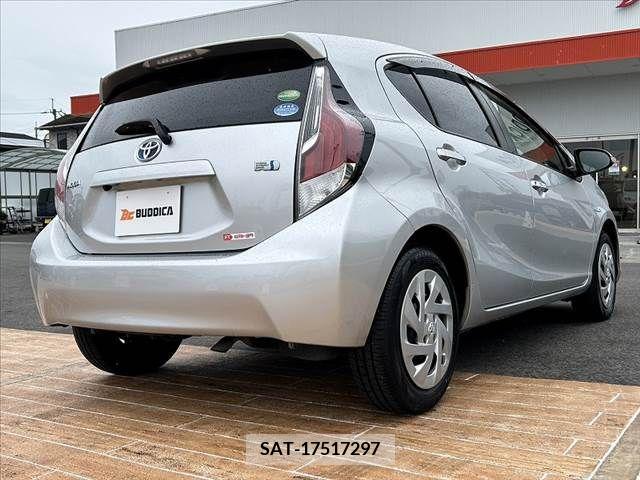 Toyota AQUA 2017-03 260477-14