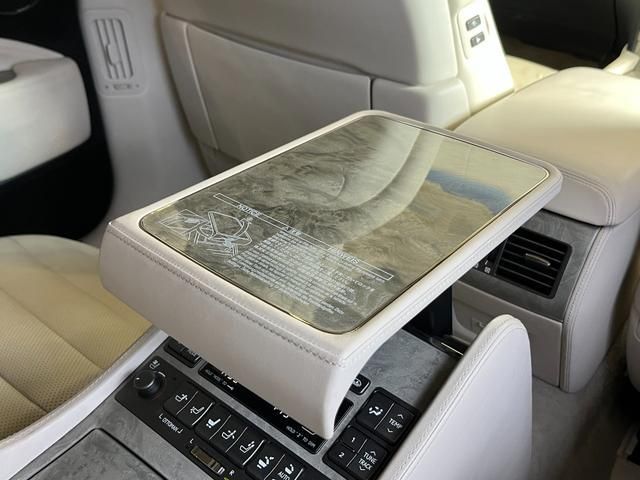 Lexus LS 2011-03 184668-18