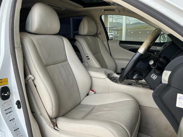 Lexus LS 2011-03 184668-12