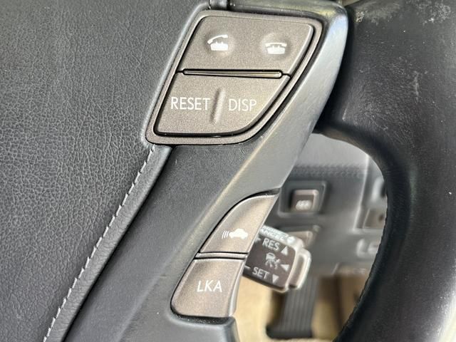 Lexus LS 2011-03 184668-10