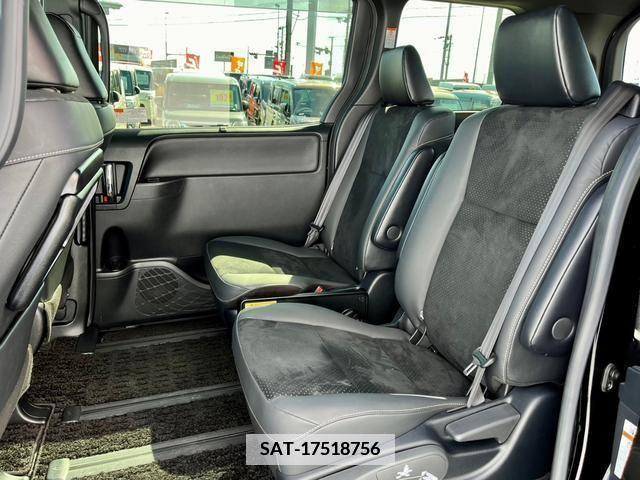 Toyota VOXY 2020-11 346677-17