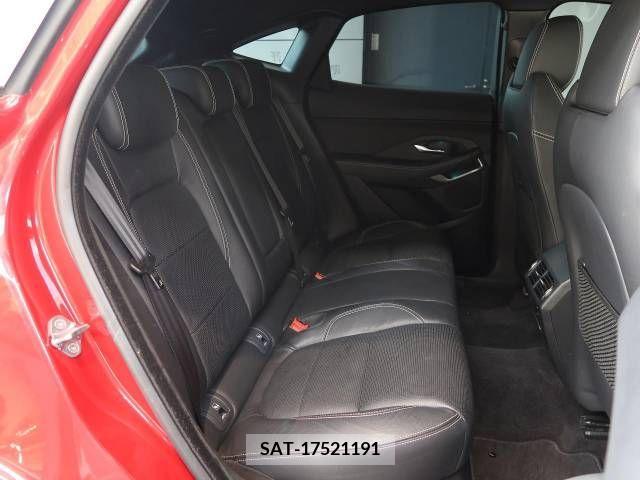 Jaguar E-PACE 2019-03 233510-19