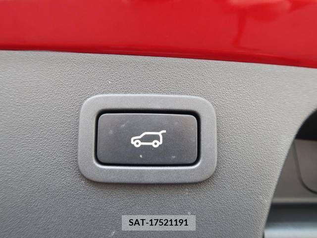 Jaguar E-PACE 2019-03 233510-14