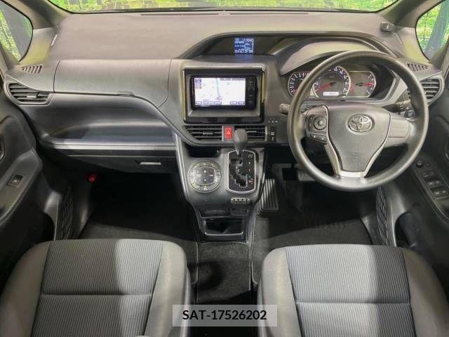 Toyota VOXY 2016-02 394952-1