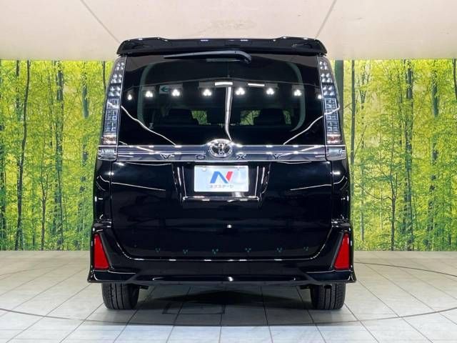 Toyota VOXY 2017-05 192503-16