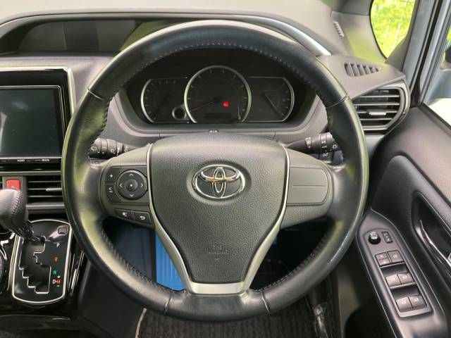 Toyota VOXY 2017-05 192503-12