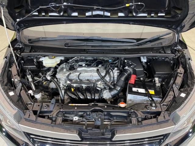 Toyota VOXY 2017-05 192503-19