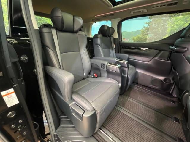 Toyota ALPHARD 2021-04 10688-10