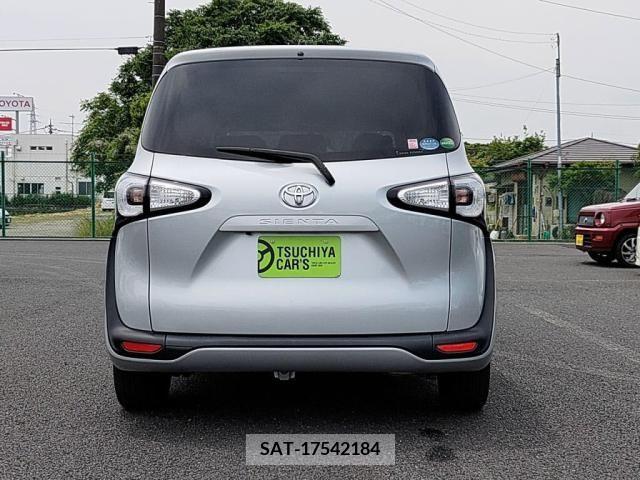 Toyota SIENTA 2017-01 285066-9