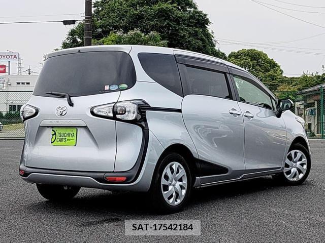 Toyota SIENTA 2017-01 285066-1