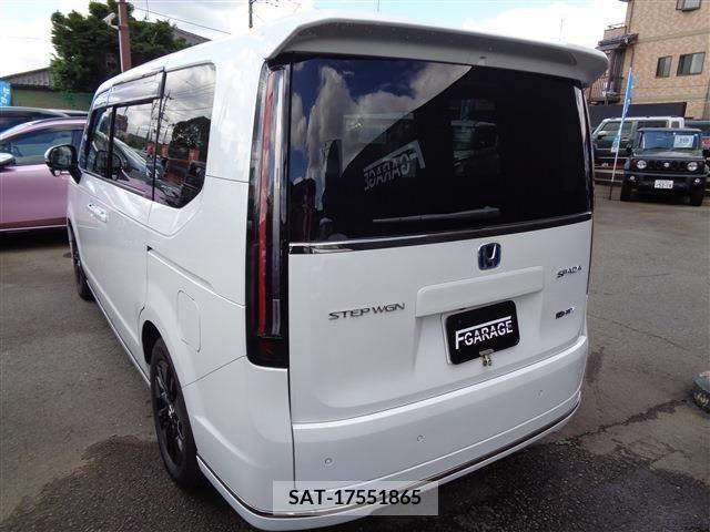 Honda STEP WGN 2023-08 385651-4