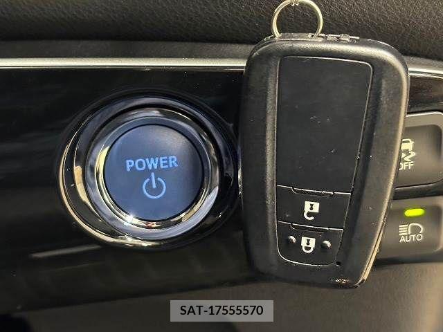 Toyota PRIUS 2017-06 393306-11