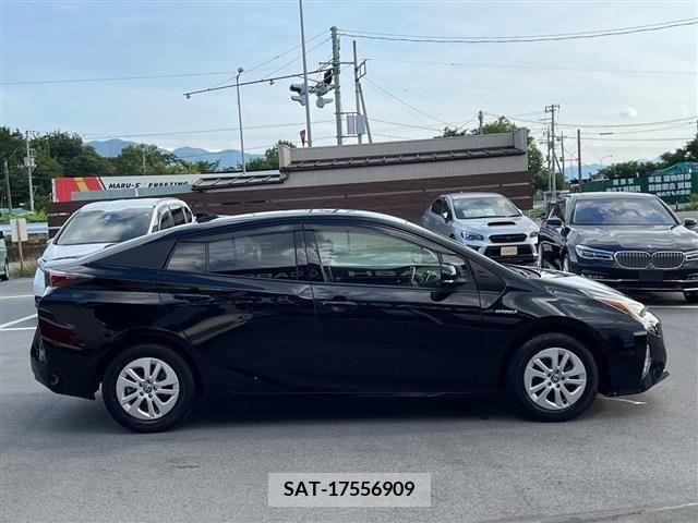 Toyota PRIUS 2018-02 377874-3