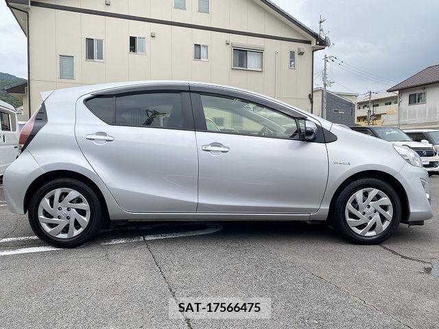 Toyota AQUA 2015-03 314231-5