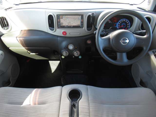 Nissan CUBE 2010-08 1041-2