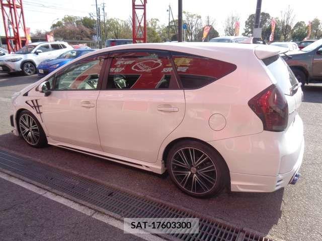 Toyota PRIUS ALPHA 2014-02 282421-5